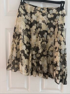Jones New York Black and Cream Floral Pleated Skater Skirt